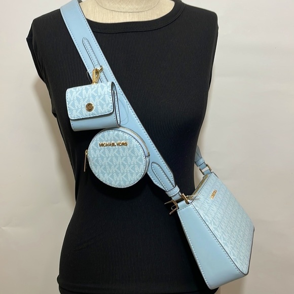 MICHAEL KORS 💙
Jet Set Travel Small Logo Shoulder crossbody Bag tech Pouches - Picture 2 of 13